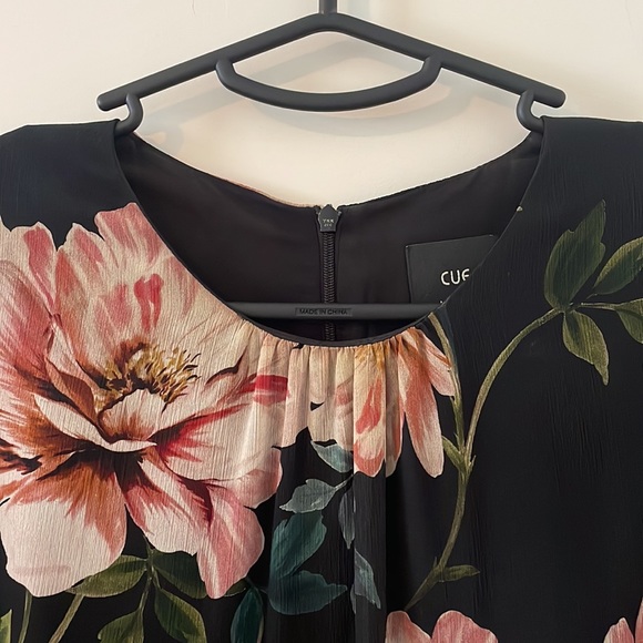 Cue floral drop waisted dress size 10 - Picture 5 of 6